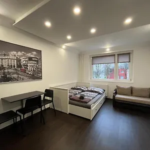 https://apartment-charkovska.karlovyvary-hotels.com