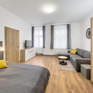 https://apartment-lukas-1.karlovyvary-hotels.com